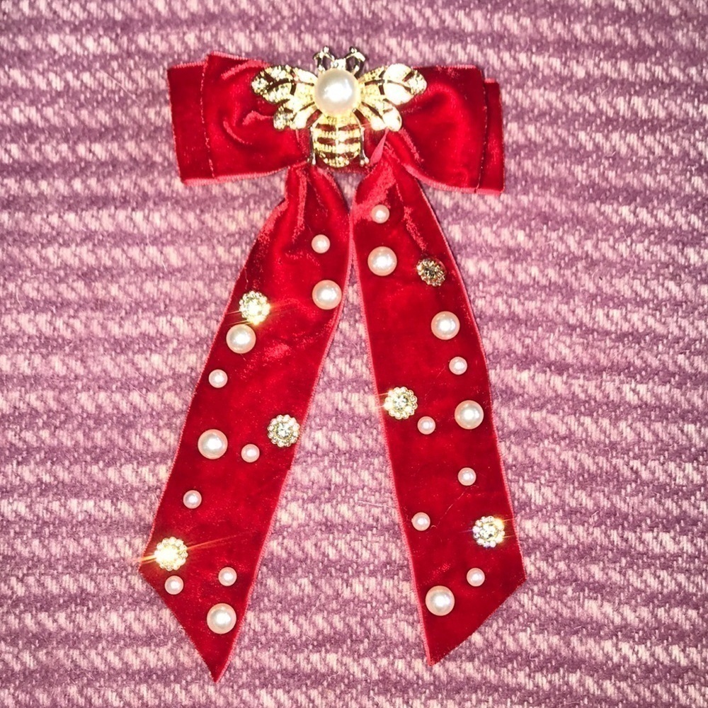 Gorgeous Brand New Red Hair Bow Barrette with Bee